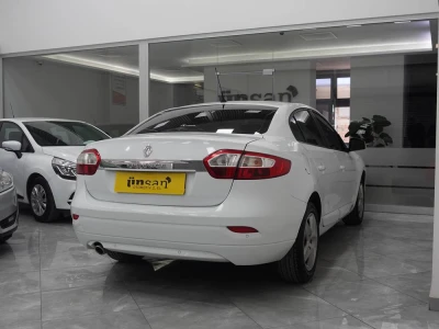 2015 Renault Fluence 10