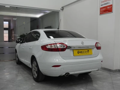 2015 Renault Fluence 11
