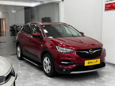 2021 Opel Grandland X 2