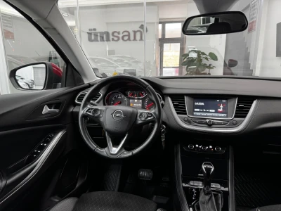 2021 Opel Grandland X 8