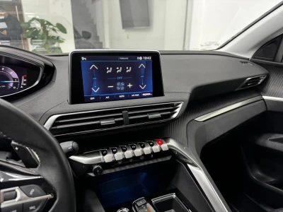 2022 Peugeot 3008 18